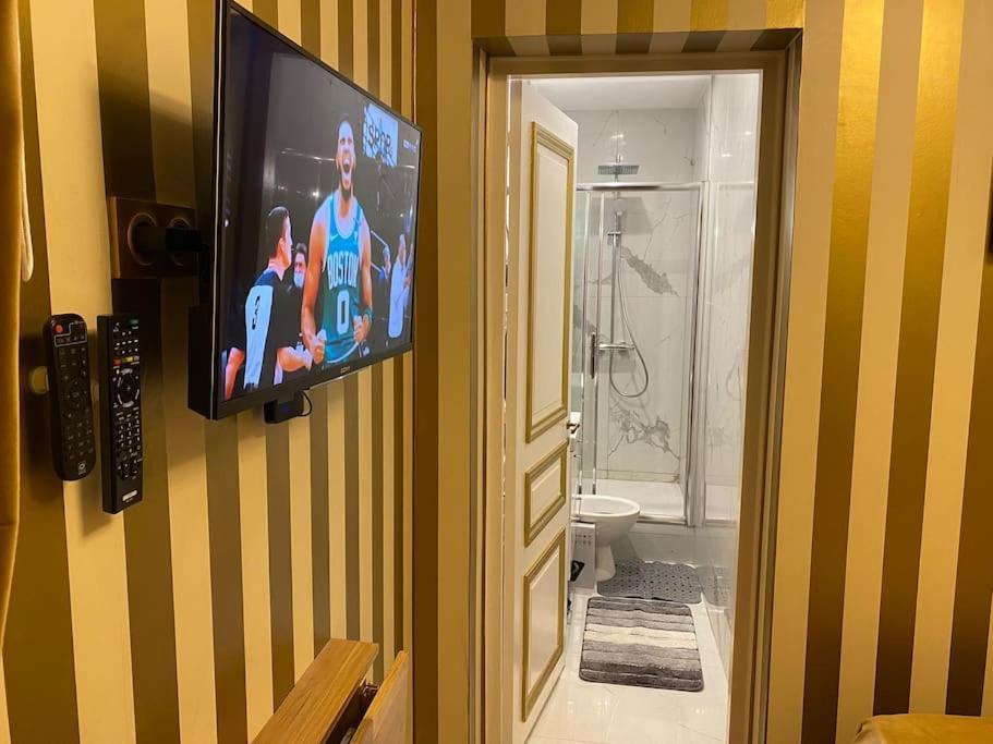 Premium Studio 2 Minutes Walk From Champs-Elysees ปารีส ภายนอก รูปภาพ