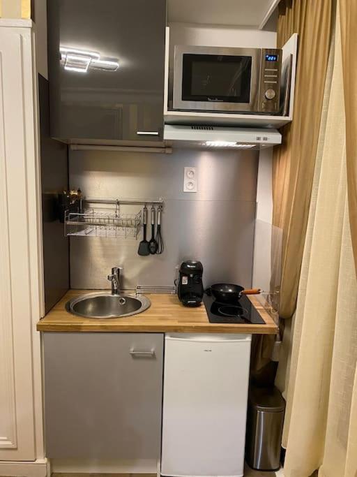 Premium Studio 2 Minutes Walk From Champs-Elysees ปารีส ภายนอก รูปภาพ