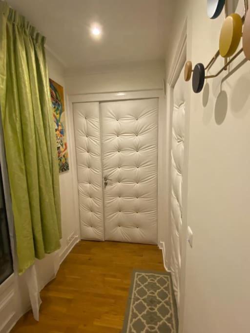 Premium Studio 2 Minutes Walk From Champs-Elysees ปารีส ภายนอก รูปภาพ