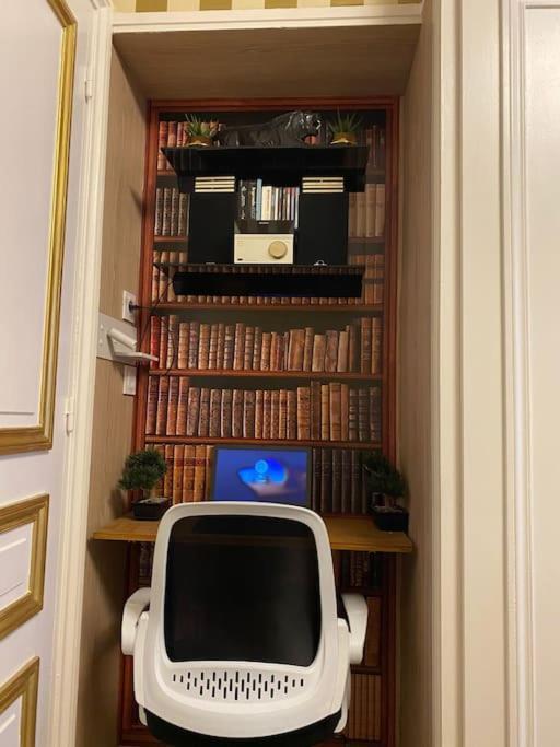 Premium Studio 2 Minutes Walk From Champs-Elysees ปารีส ภายนอก รูปภาพ